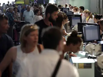 Afectados por las cancelaciones y retrasos en Vueling Afectados por las cancelaciones y retrasos en Vueling