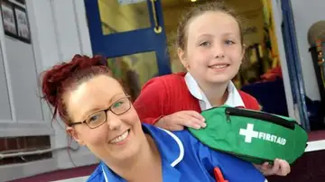 una niña salva la vida de su madre una niña salva la vida de su madre