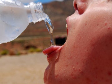 Bebiendo agua Bebiendo agua