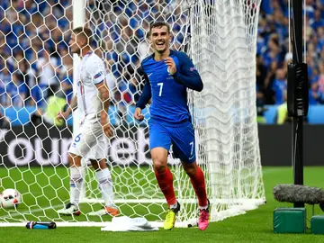 Griezmann celebra su gol ante Islandia Griezmann celebra su gol ante Islandia