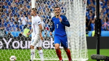 Griezmann celebra su gol ante Islandia