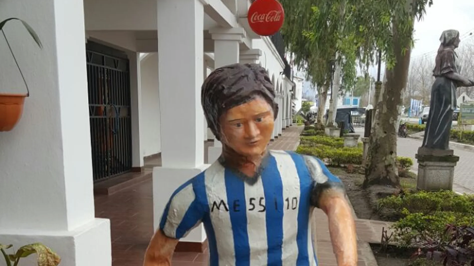 La polémica estatua a Messi La polémica estatua a Messi