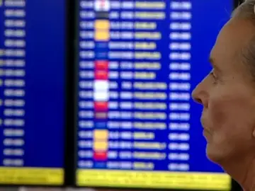 Frame 21.558744 de: Cómo actuar si nuestro vuelo se cancela o se retrasa Frame 21.558744 de: Cómo actuar si nuestro vuelo se cancela o se retrasa