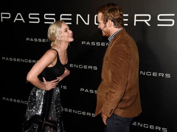 Jennifer Lawrence y Chris Pratt presentan 'Passengers'