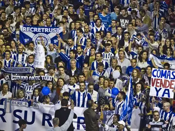 La afición del Recreativo de Hueva La afición del Recreativo de Hueva