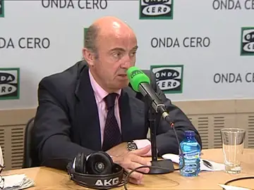 Frame 4.291418 de: De Guindos: "La previsión de crecimiento del 2,7% para 2016 es demasiado prudente" Frame 4.291418 de: De Guindos: "La previsión de crecimiento del 2,7% para 2016 es demasiado prudente"