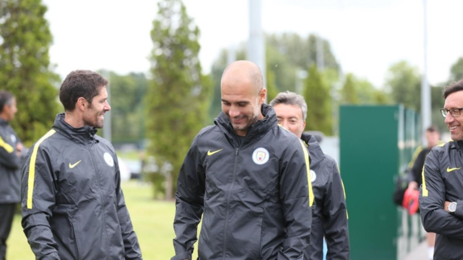 Pep Guardiola completa su primer entrenamiento al frente del Manchester City