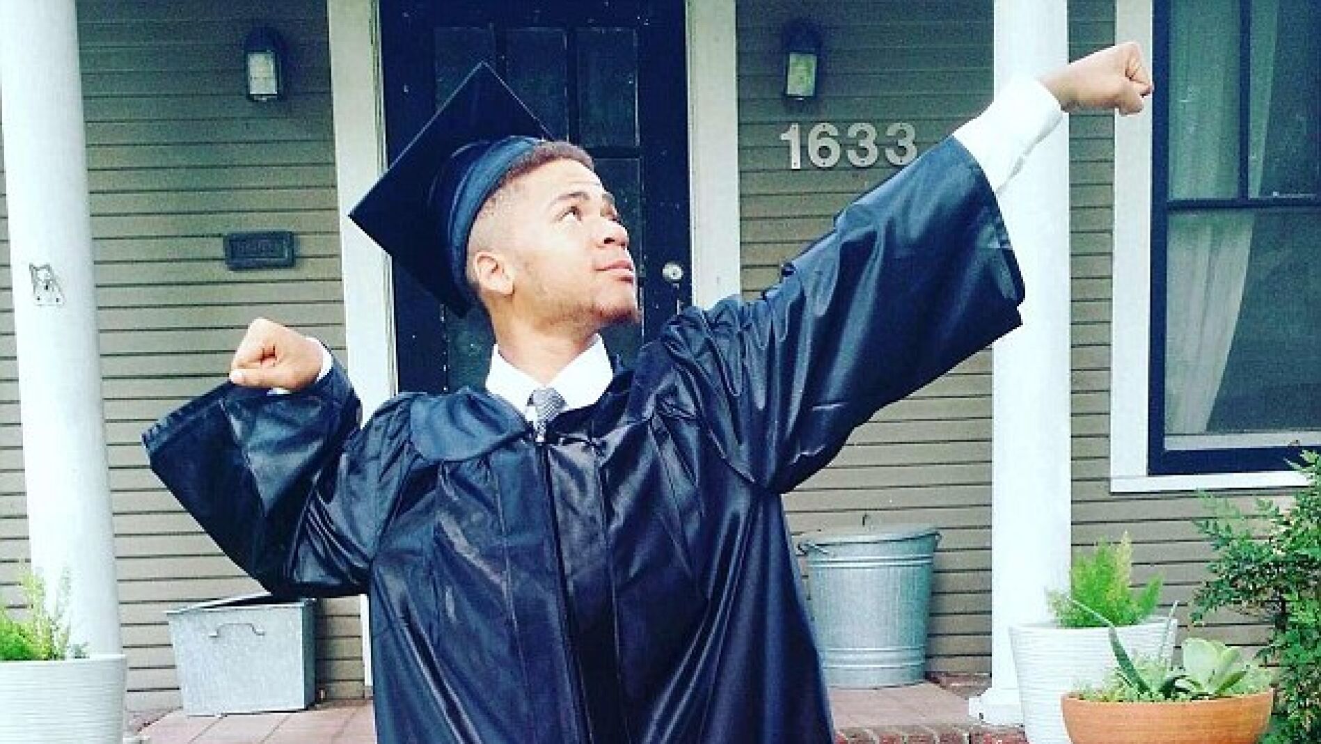 Liyjon DeSilva, el joven estudiante tras conseguir acabar la secundaria