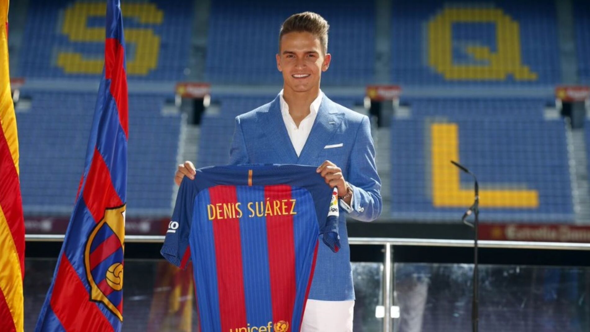 Denis Su&aacute;rez, durante su presentaci&oacute;n como jugador del Barcelona