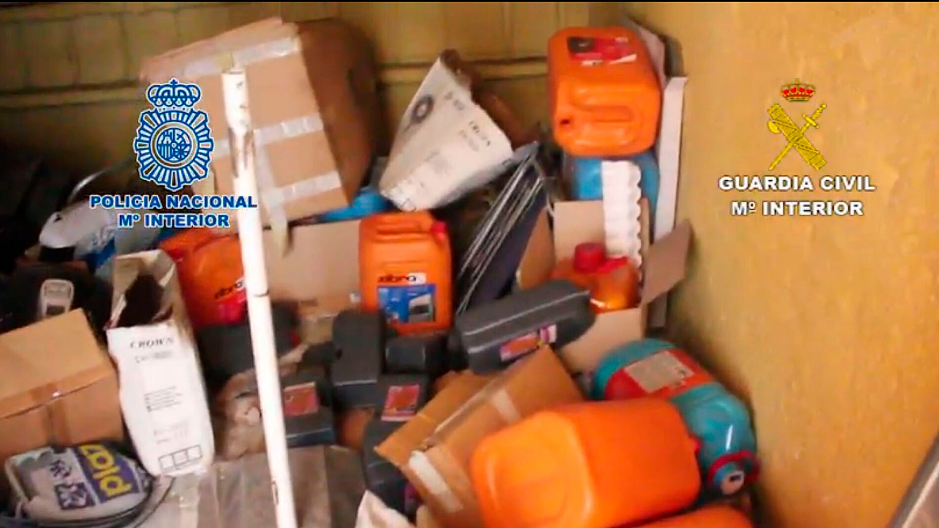 Estado de la habitaci&oacute;n en la que permanec&iacute;a encerrado el joven.