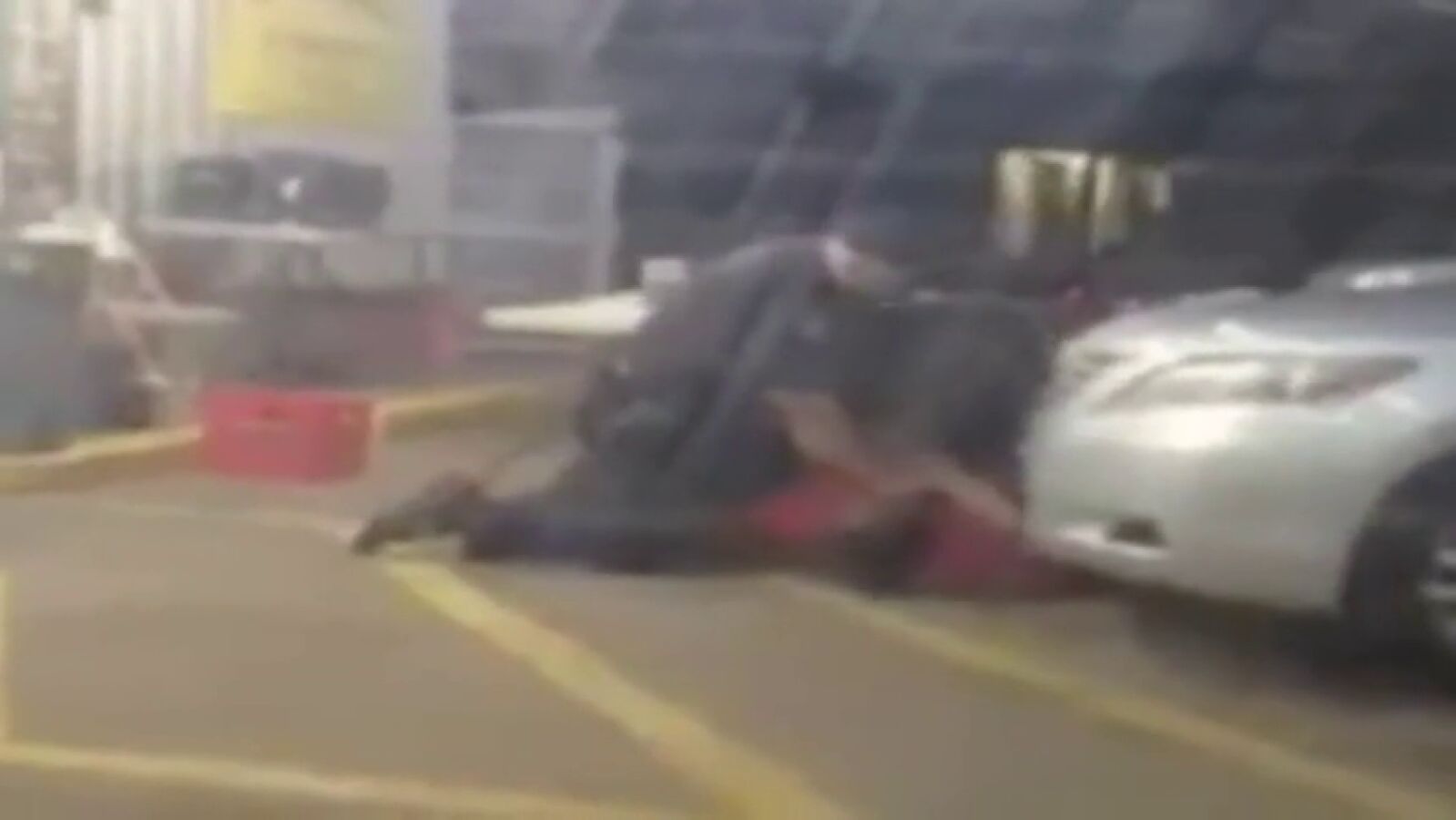 Muere un hombre negro desarmado a manos de policías blancos en el sur de EEUU