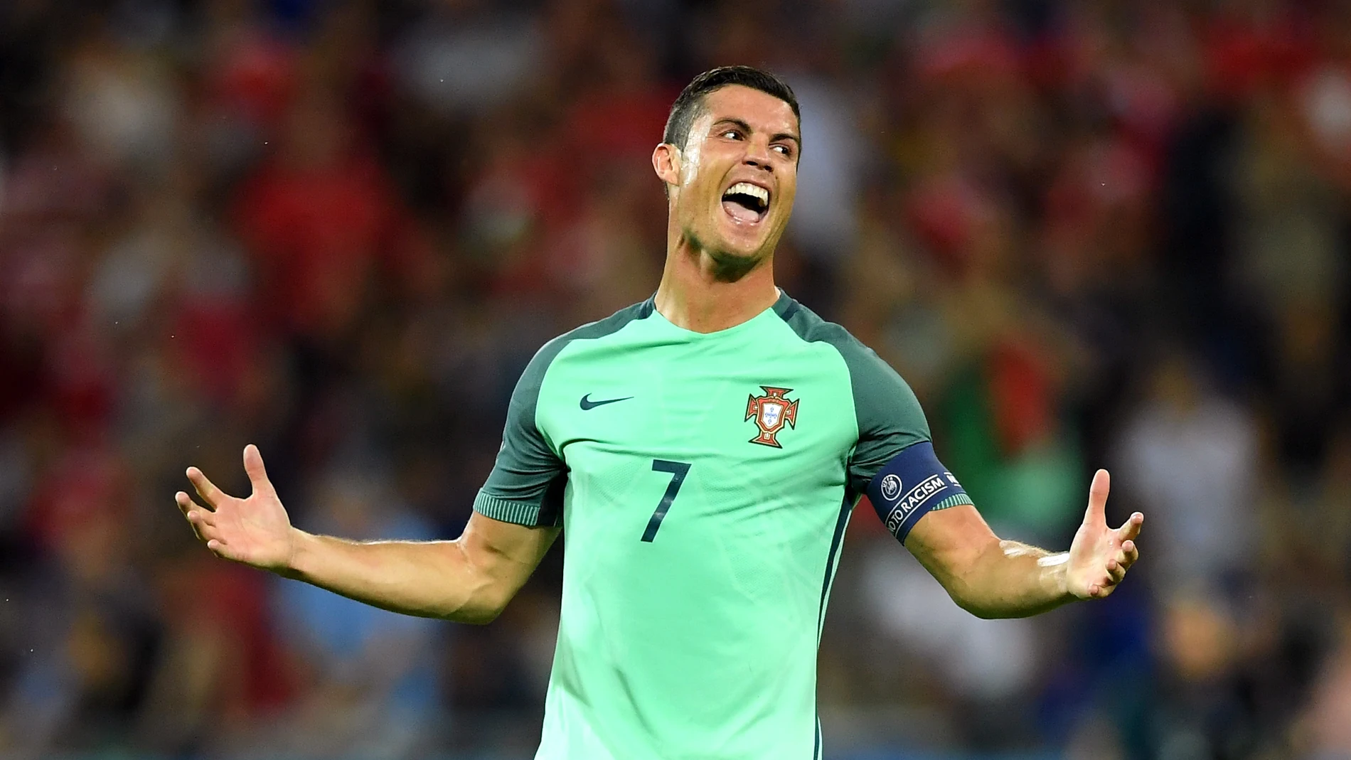 Cristiano Ronaldo, durante el partido ante Gales Cristiano Ronaldo, durante el partido ante Gales