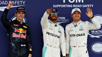 Hamilton vuela para lograr la pole en Silverstone con Sainz séptimo y Alonso noveno