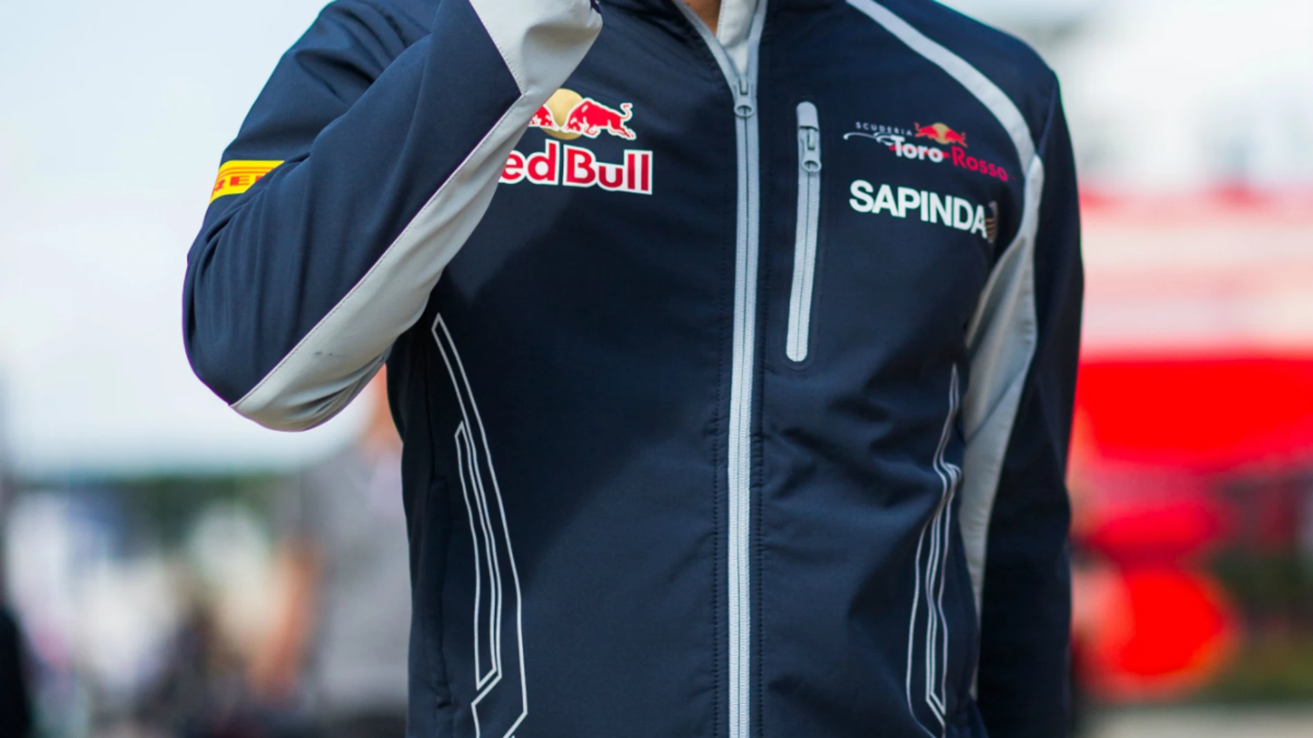 Sainz, en el paddock de Silverstone