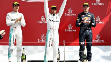 Hamilton gana el GP de Gran Bretaña con Sainz octavo y Alonso 13º