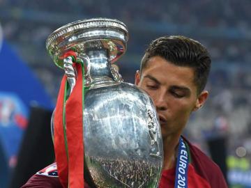 Cristiano Ronaldo celebra el triunfo de Portugal en la Eurocopa