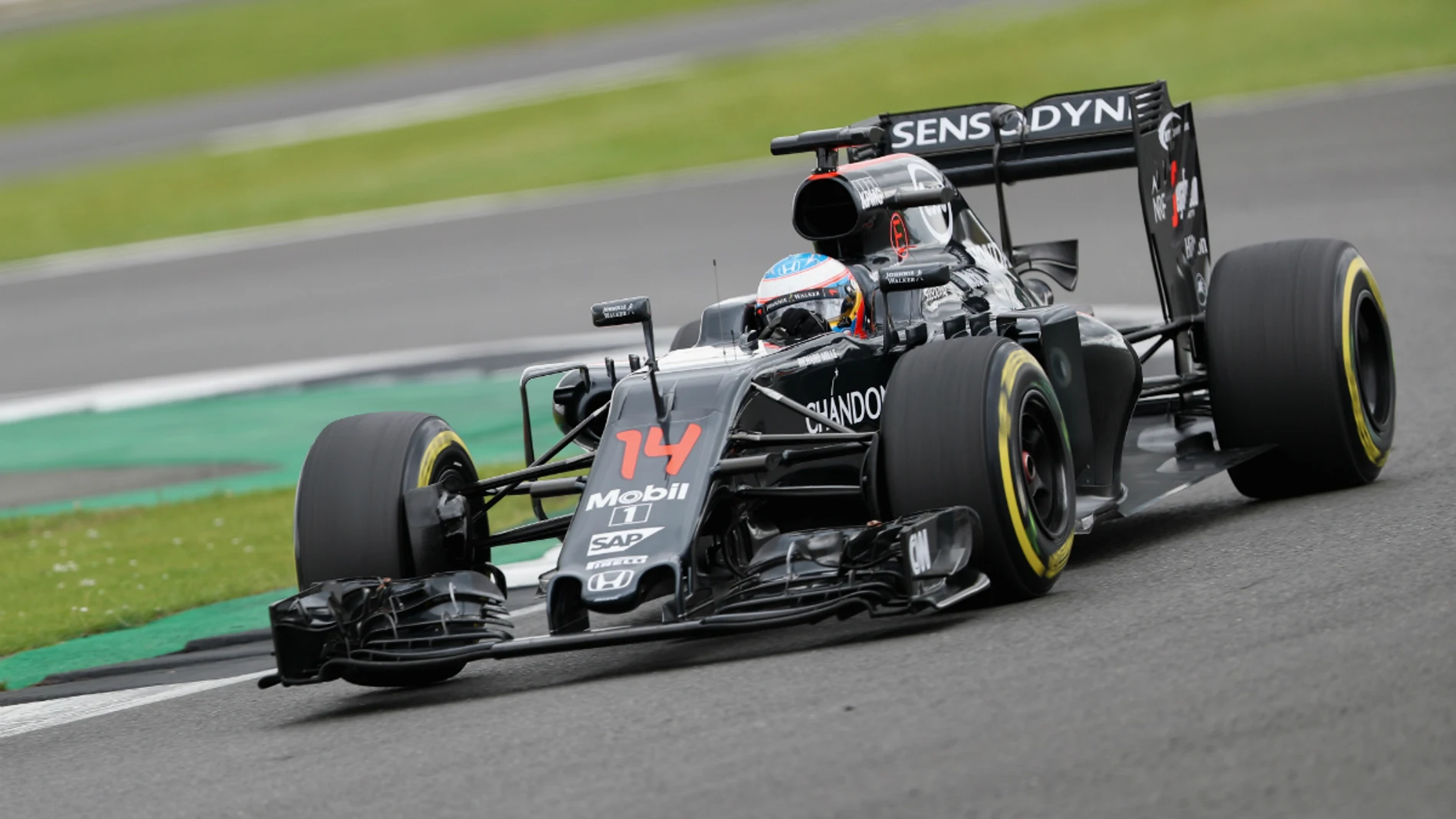 Fernando Alonso, durante los test en Silvestone