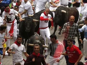 Los toros de Victoriano del Río en el sexto encierro de San Fermín 2016. Los toros de Victoriano del Río en el sexto encierro de San Fermín 2016.