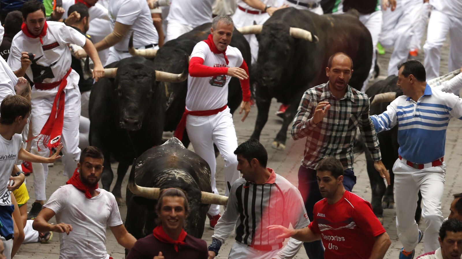 Los toros de Victoriano del Río dejan un sexto encierro rápido, noble y limpio