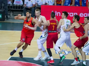 Felipe Reyes ante Lituania en Kaunas Felipe Reyes ante Lituania en Kaunas