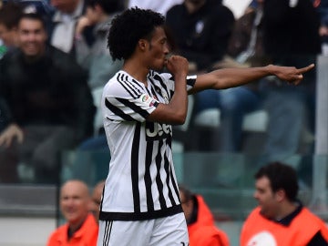 Cuadrado celebra un gol con la Juventus