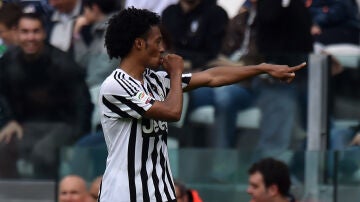 Cuadrado celebra un gol con la Juventus