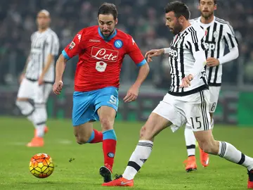 Higuaín en un partido contra la Juventus Higuaín en un partido contra la Juventus