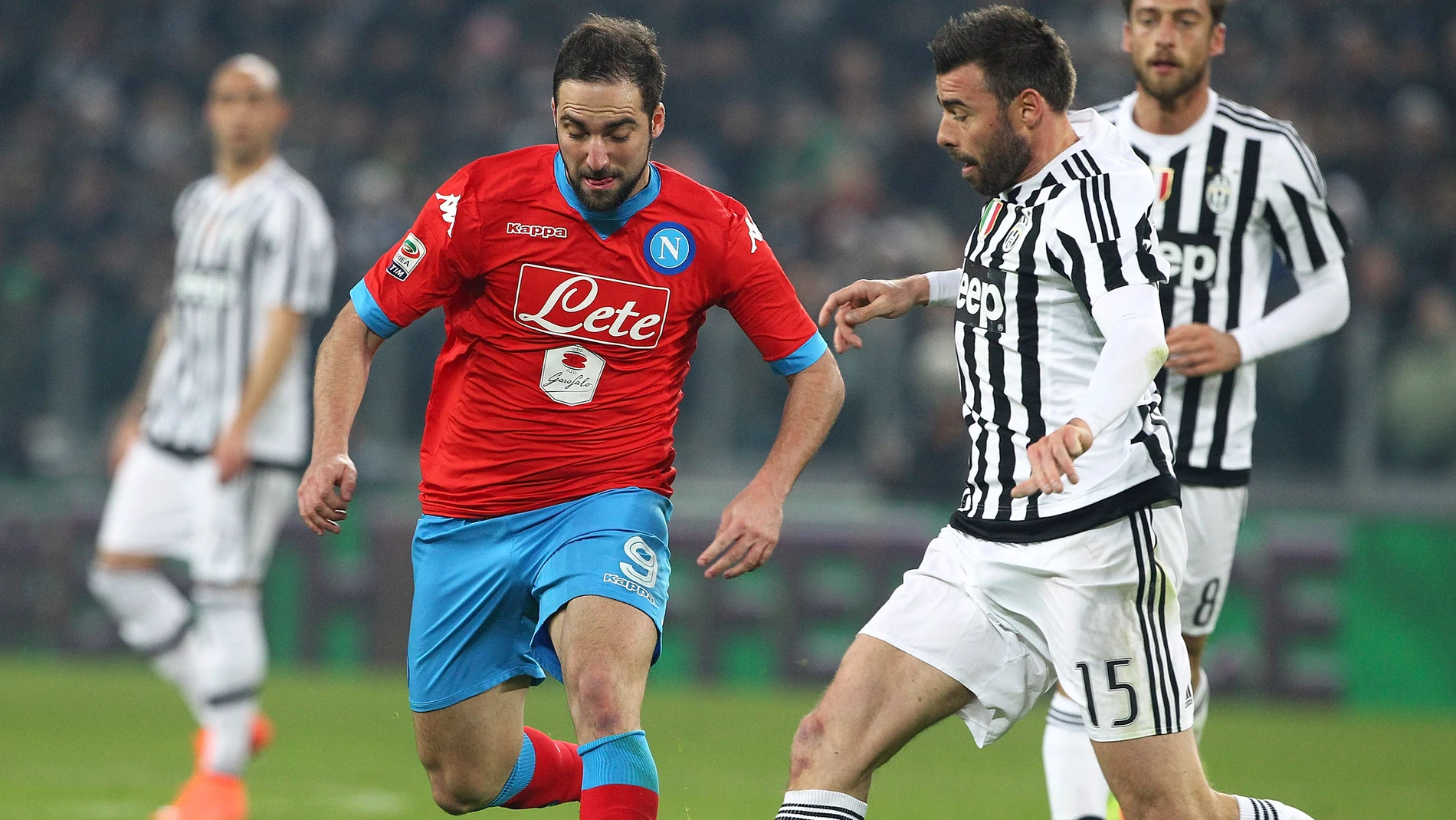 Higuaín en un partido contra la Juventus Higuaín en un partido contra la Juventus