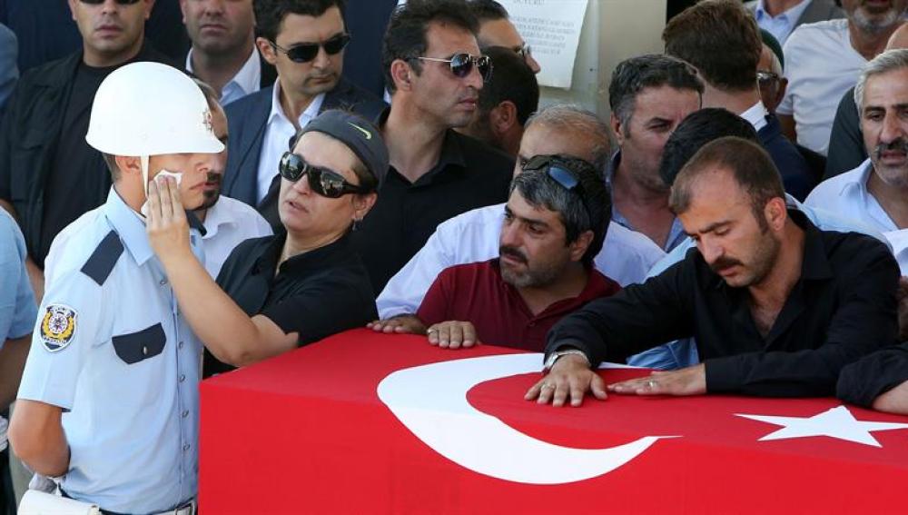 La gente sale a la calle en Turquía.