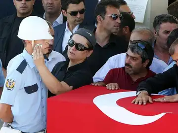 La gente sale a la calle en Turquía. La gente sale a la calle en Turquía.