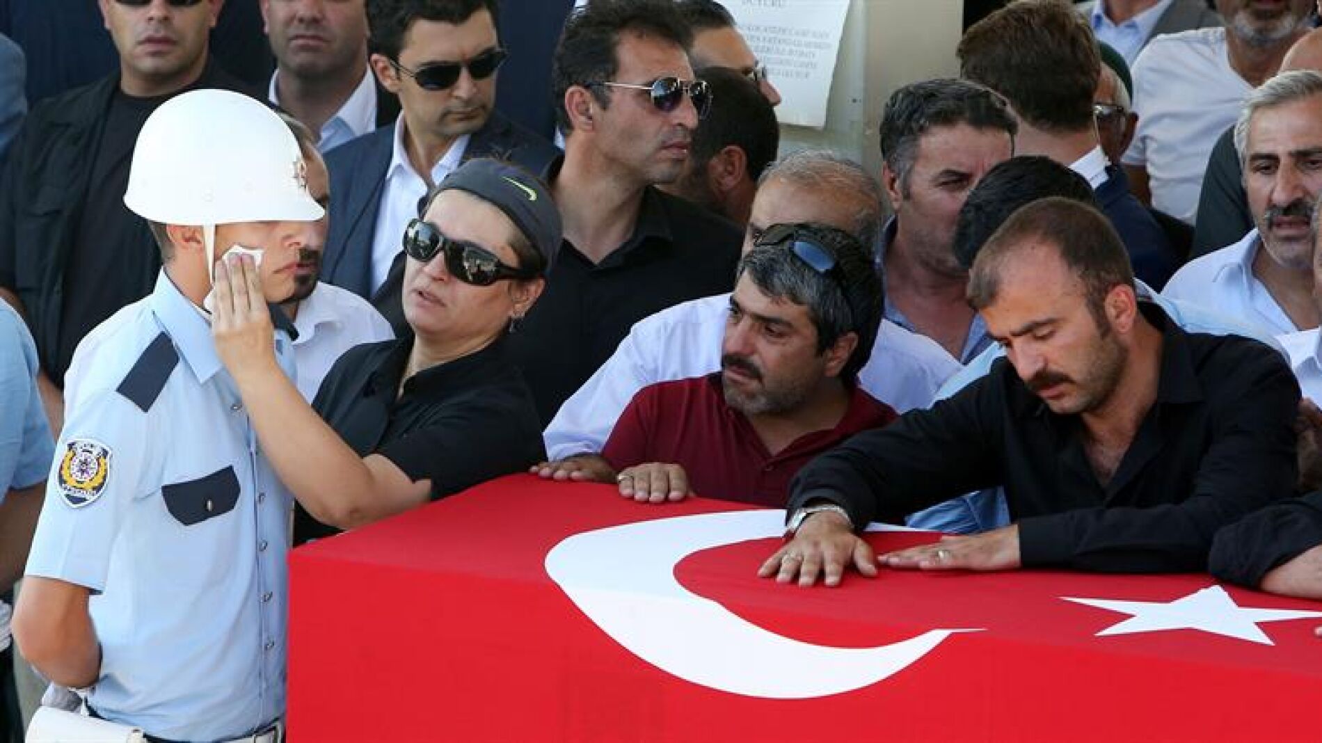 La gente sale a la calle en Turqu&iacute;a.