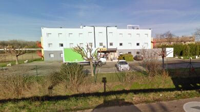 Un hombre armado con un cuchillo se atrinchera en un hotel de Francia
