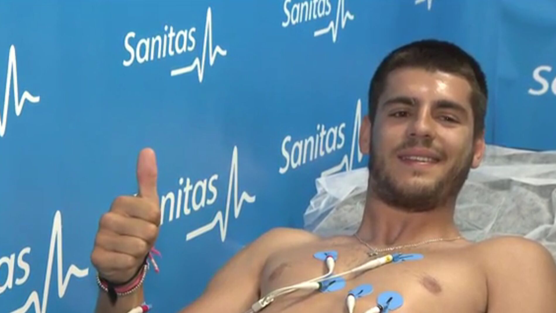 Morata, pasando el reconocimiento m&eacute;dico