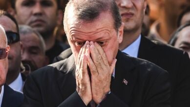 Turquía declara el estado de emergencia durante tres meses