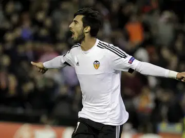 André Gomes celebra un gol con el Valencia André Gomes celebra un gol con el Valencia