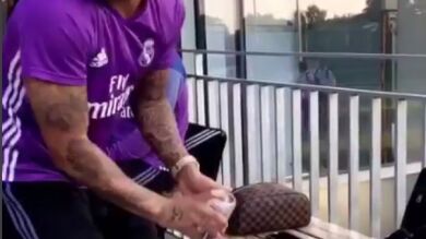 Marcelo anota un 'canastón' en una nevera e imita a LeBron 