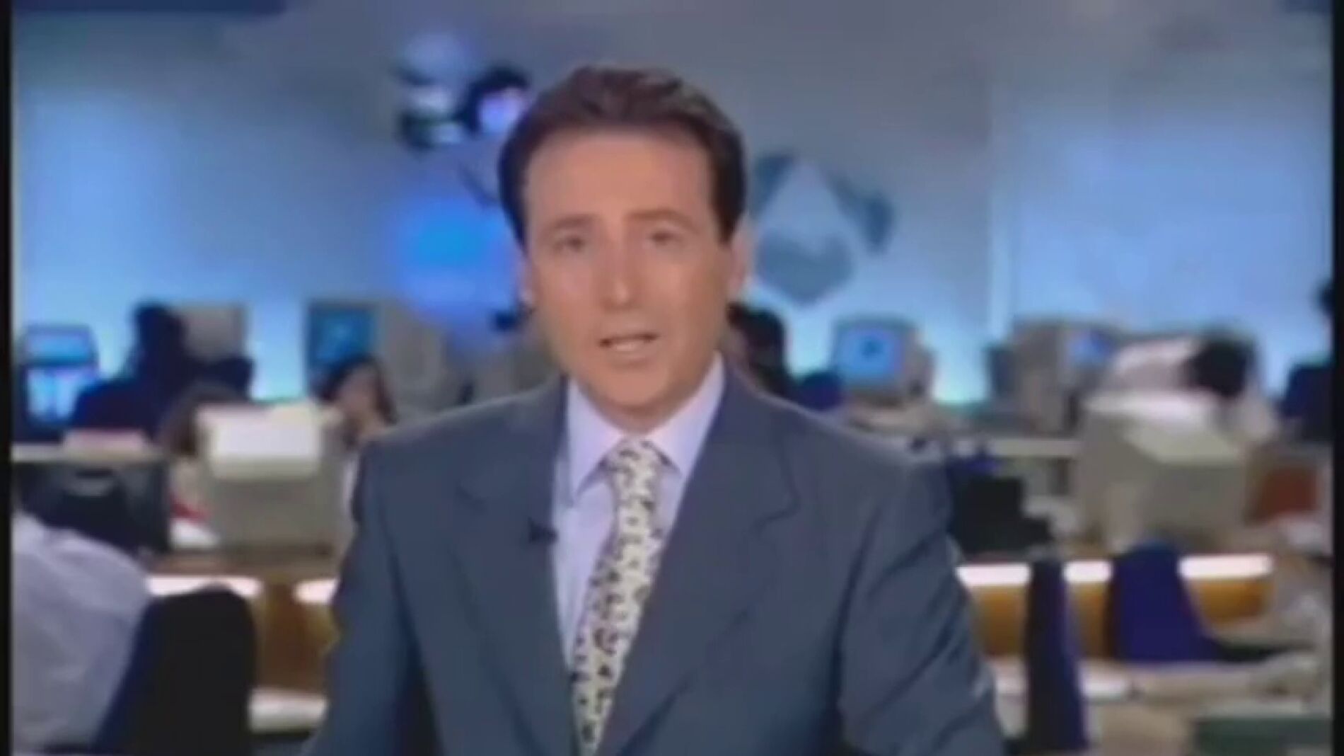 Frame 2.509104 de: Así daba la bienvenida a las vacaciones Matías Prats hace 15 años 