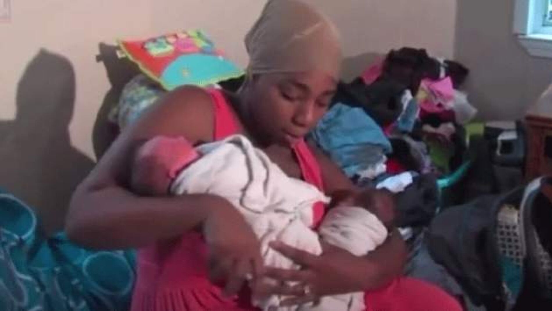 Danesha con sus &uacute;ltimos gemelos.