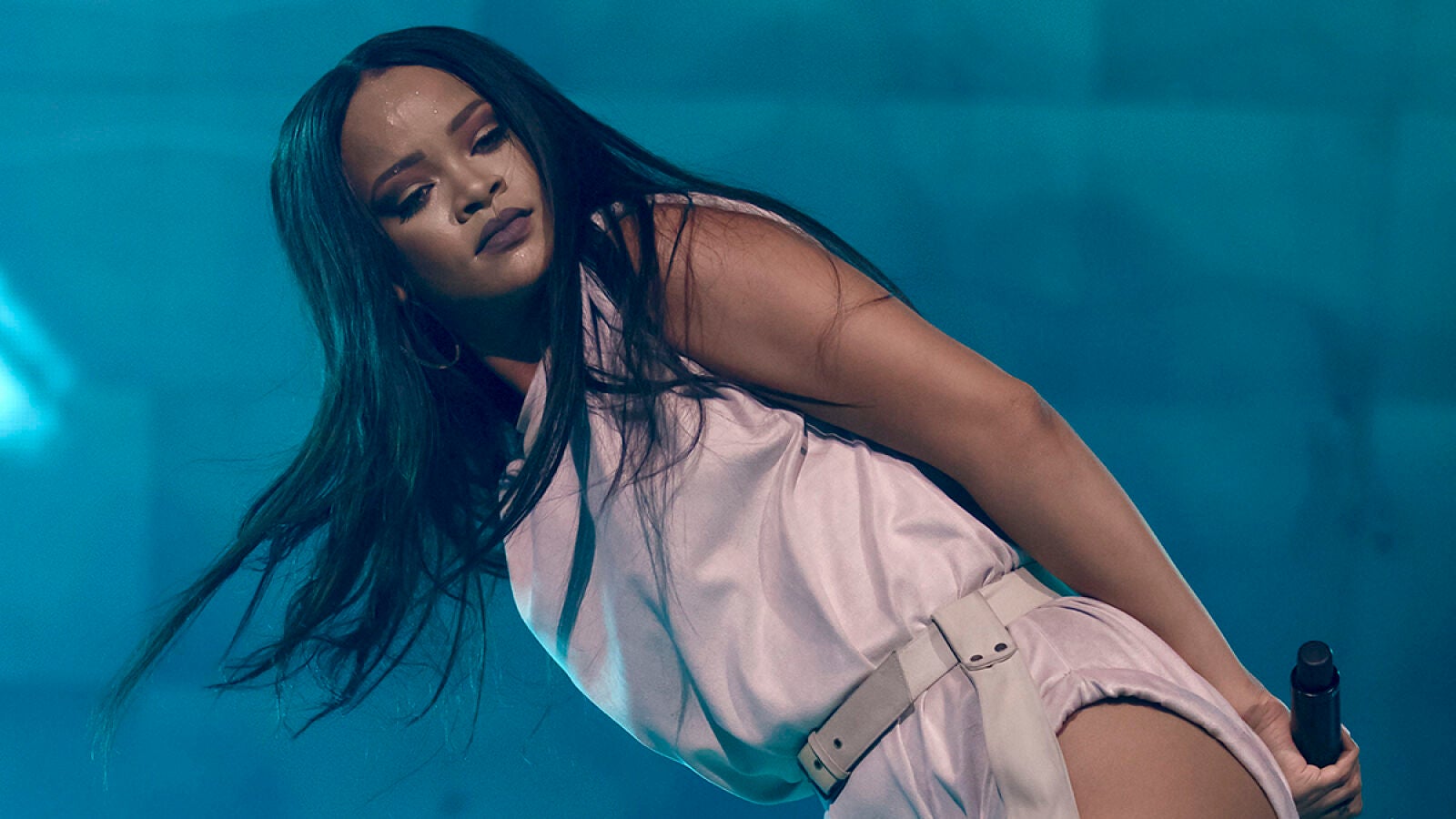Rihanna deslumbra en Barcelona con un concierto corto, pero intenso