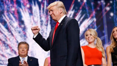 Trump dice que Clinton deja un legado de 