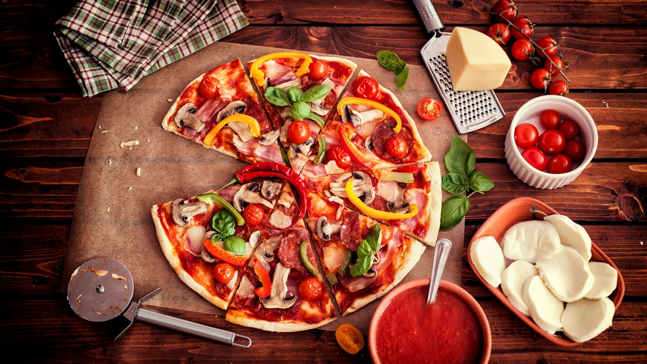 Cómo hacer una pizza sana y baja en calorías image of Cómo hacer una pizza sana y baja en calorías