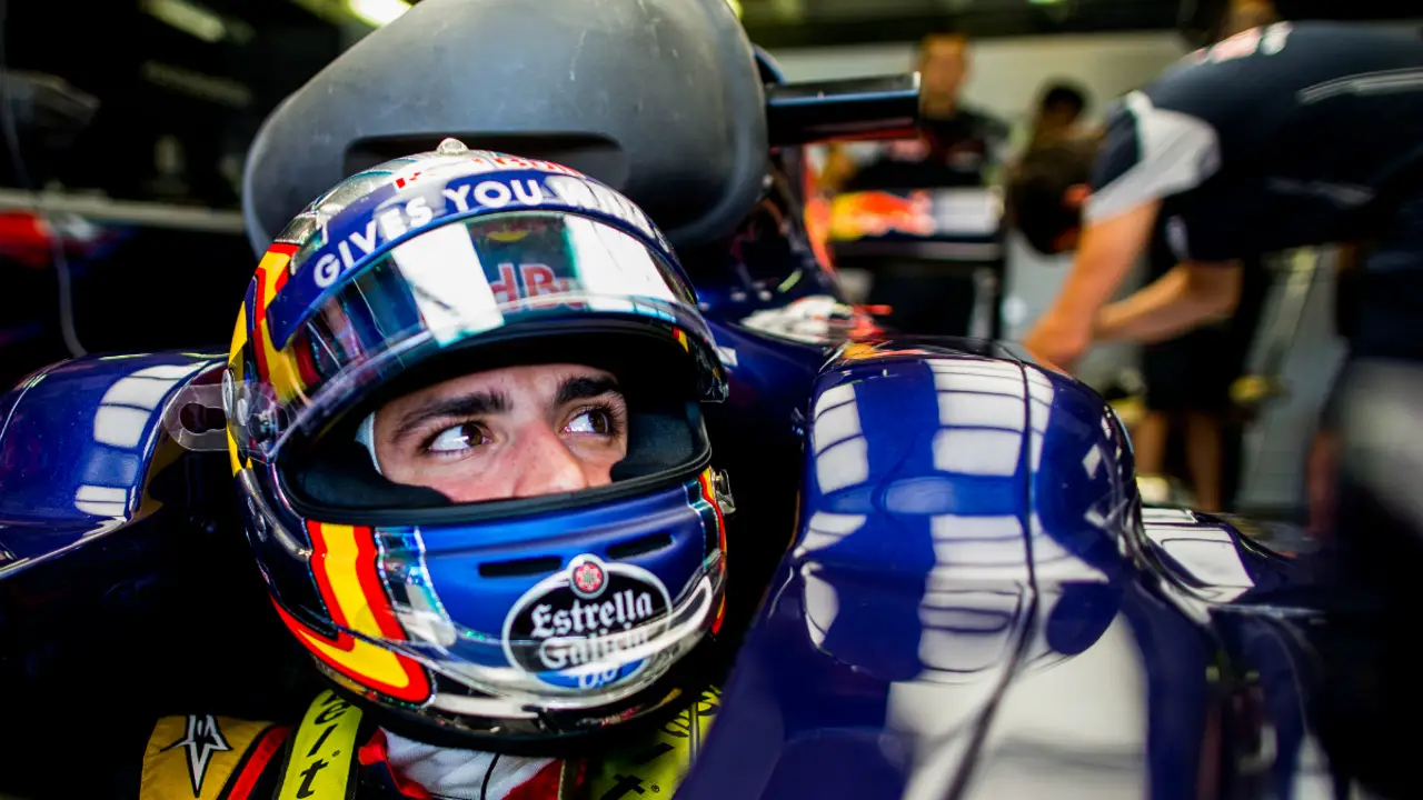 Sainz, a bordo de su Toro Rosso