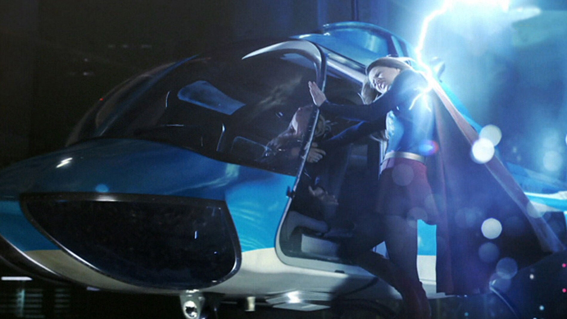 'Supergirl' desata su poder para salvar National City de una tormenta el&eacute;ctrica