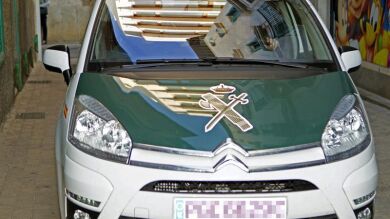 La Guardia Civil salva a un bebé de nueve meses que se encontraba inconsciente dentro de un turismo