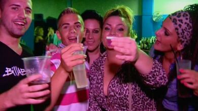 Una investigación revela que las chicas que hacen botellón son ansiosas y los chicos impulsivos