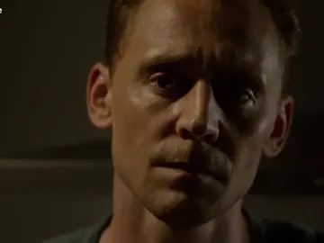 Frame 19.573718 de: El montaje que ha hecho creer a los fans que Tom Hiddleston sería el hermano de Holmes en 'Sherlock' Frame 19.573718 de: El montaje que ha hecho creer a los fans que Tom Hiddleston sería el hermano de Holmes en 'Sherlock'