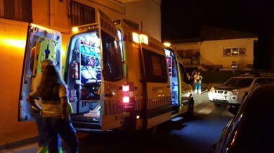 Un policía fuera de servicio salva la vida a una mujer accidentada