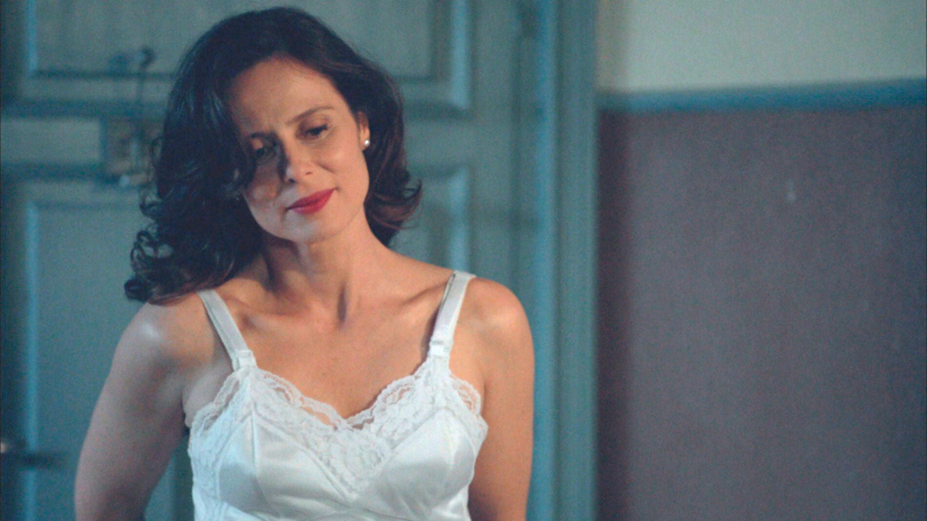 Apasionado encuentro clandestino de do&ntilde;a Blanca y Max