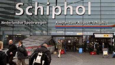 La policía dispara a un hombre armado en el aeropuerto de Ámsterdam, que ha sido desalojado