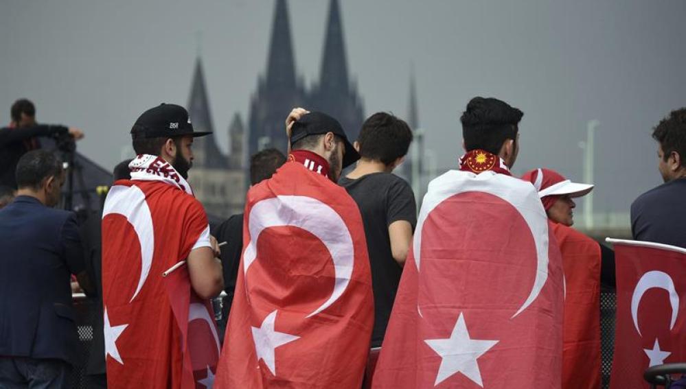 Manifestación en Colonia a favor de Erdogan.